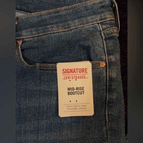 Signature by Levi Strauss Women's Boot Cut Jeans - Indigo - Picture 7 of 11